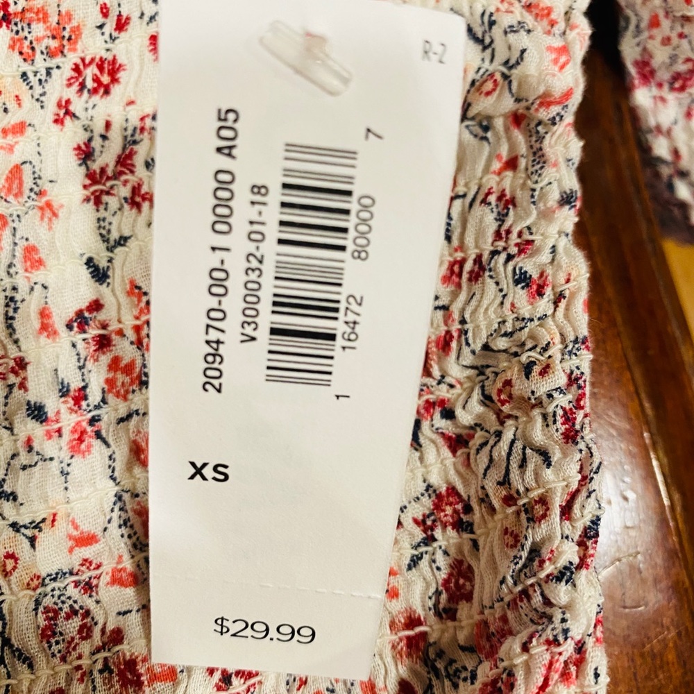 Old Navy Flowered Off The Shoulder Top NWT SZ XS - Picture 4 of 8